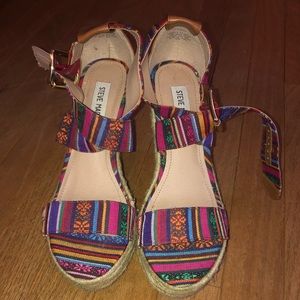 Steve Madden wedges, size 7! Colorful and summery